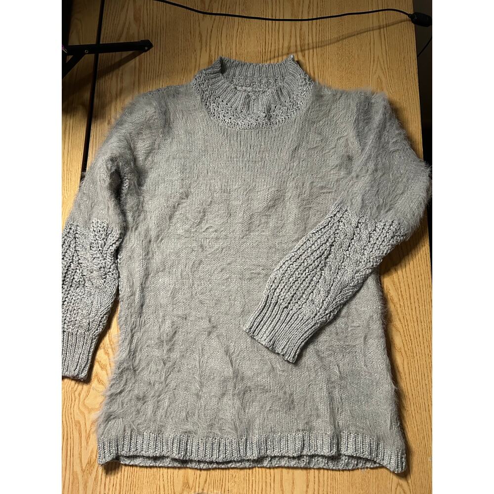 New Women’s Fuzzy Sweater Maybe Angora Cashmere Gray size Medium